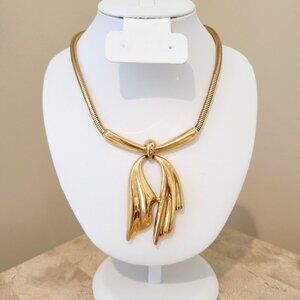 Vintage 1970s Monet Gold-Tone Sculptural Bow Statement Necklace